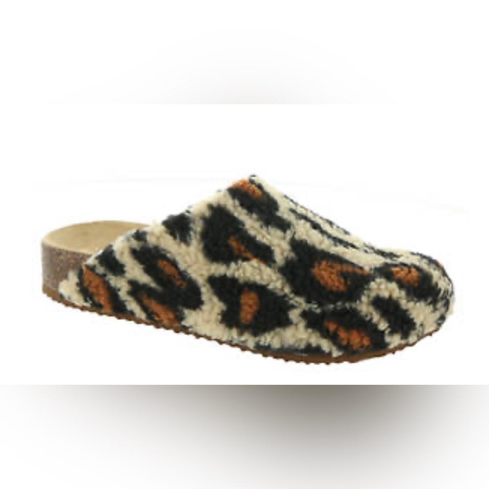 NWOT Steve Madden sherpa leopard slip on clogs size 7